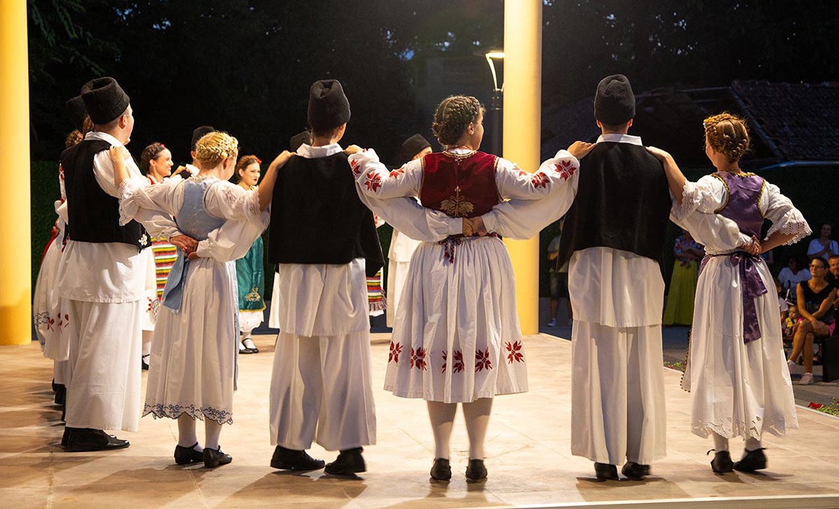 НИТ КОЈА НАС ВЕЗУЈЕ - ВЕЧЕ ШИДСКОГ КУЛТУРНОГ ЛЕТА У ЗНАКУ ТРАДИЦИЈЕ