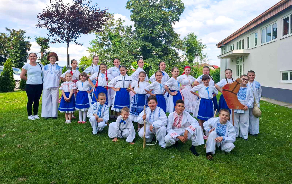 УСПЕШАН ПЛАСМАН СА ЗОНСКЕ СМОТРЕ ФОЛКЛОРА